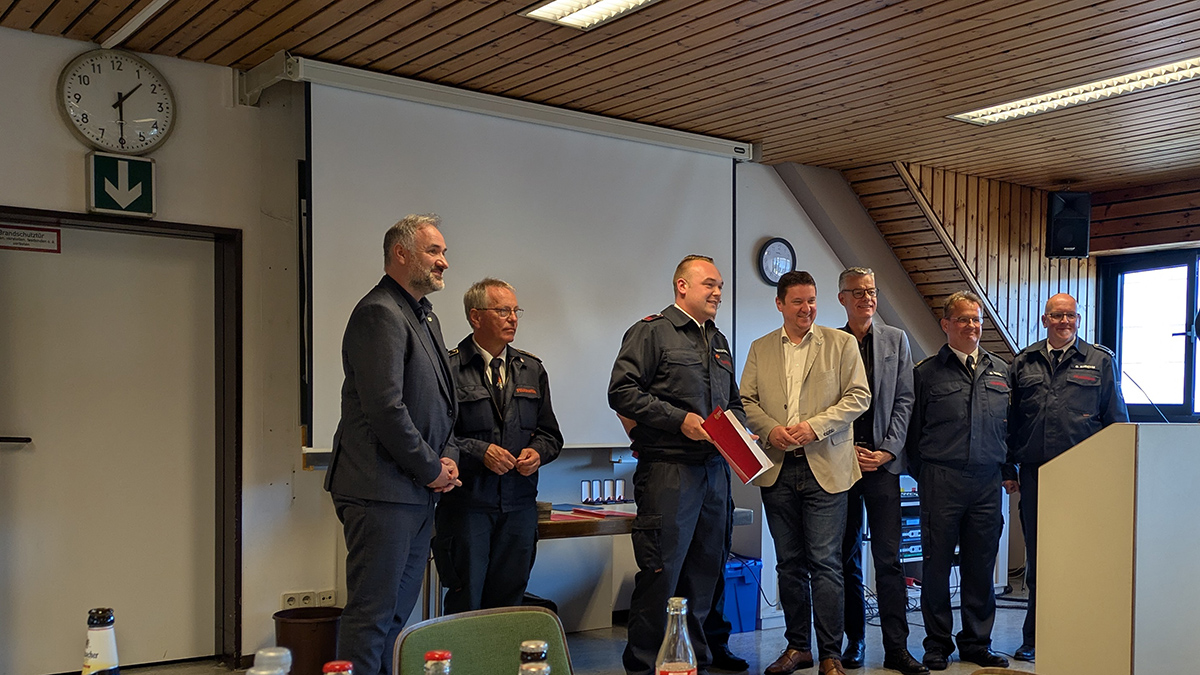 Ehrung bei der Feuerwehr - Foto (c) CASNews
