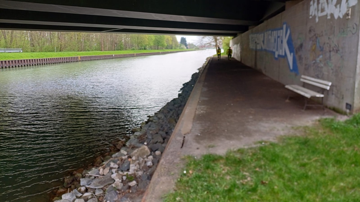 Einsatz am Kanal - Foto (c) Harry Schmidt