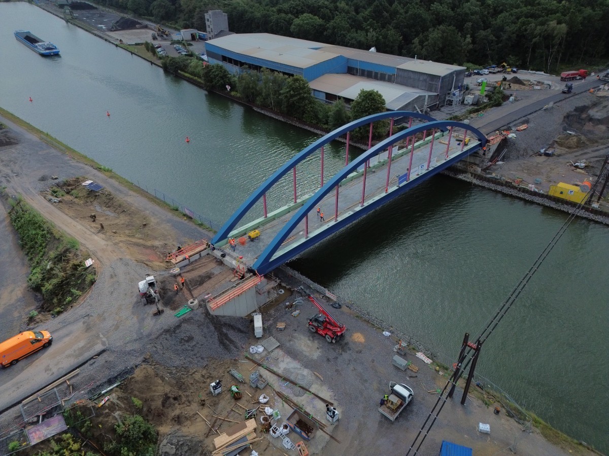 Bladenhorster Brücke: Freigabe am 4. September? – Zufahrt bleibt noch Baustelle