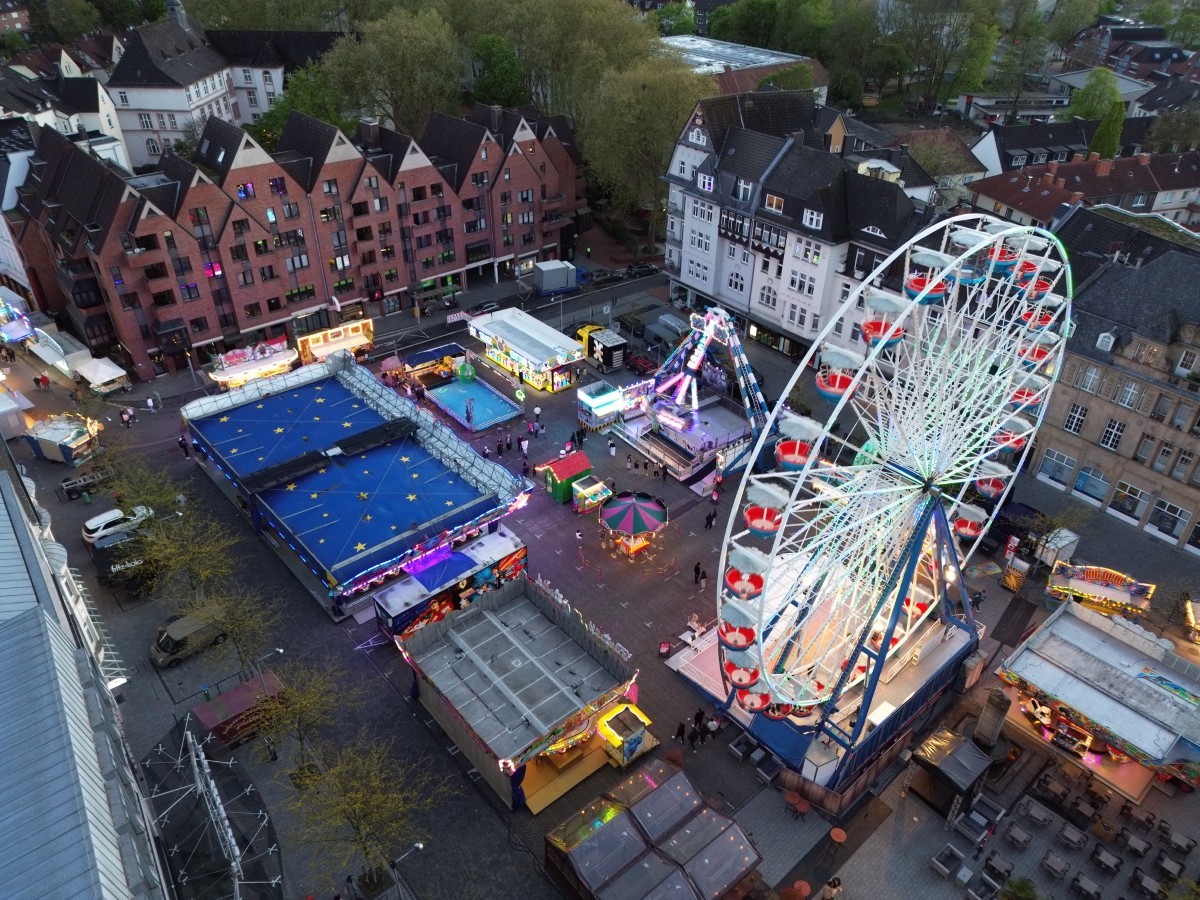 Unbekannter belästigt zwei Freundinnen auf dem Marktplatz